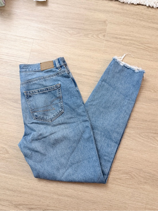 American Eagle Outfitters Denim - American Eagle High-Rise Light Wash Frayed Hem Jeans